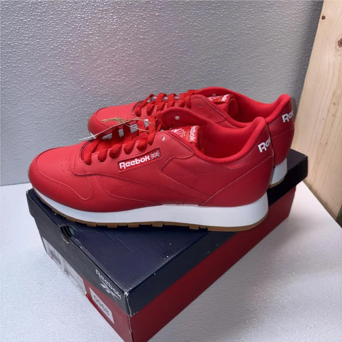 Size 11 Reebok Classic Leather Vector Red Mens Sneakers GY3601