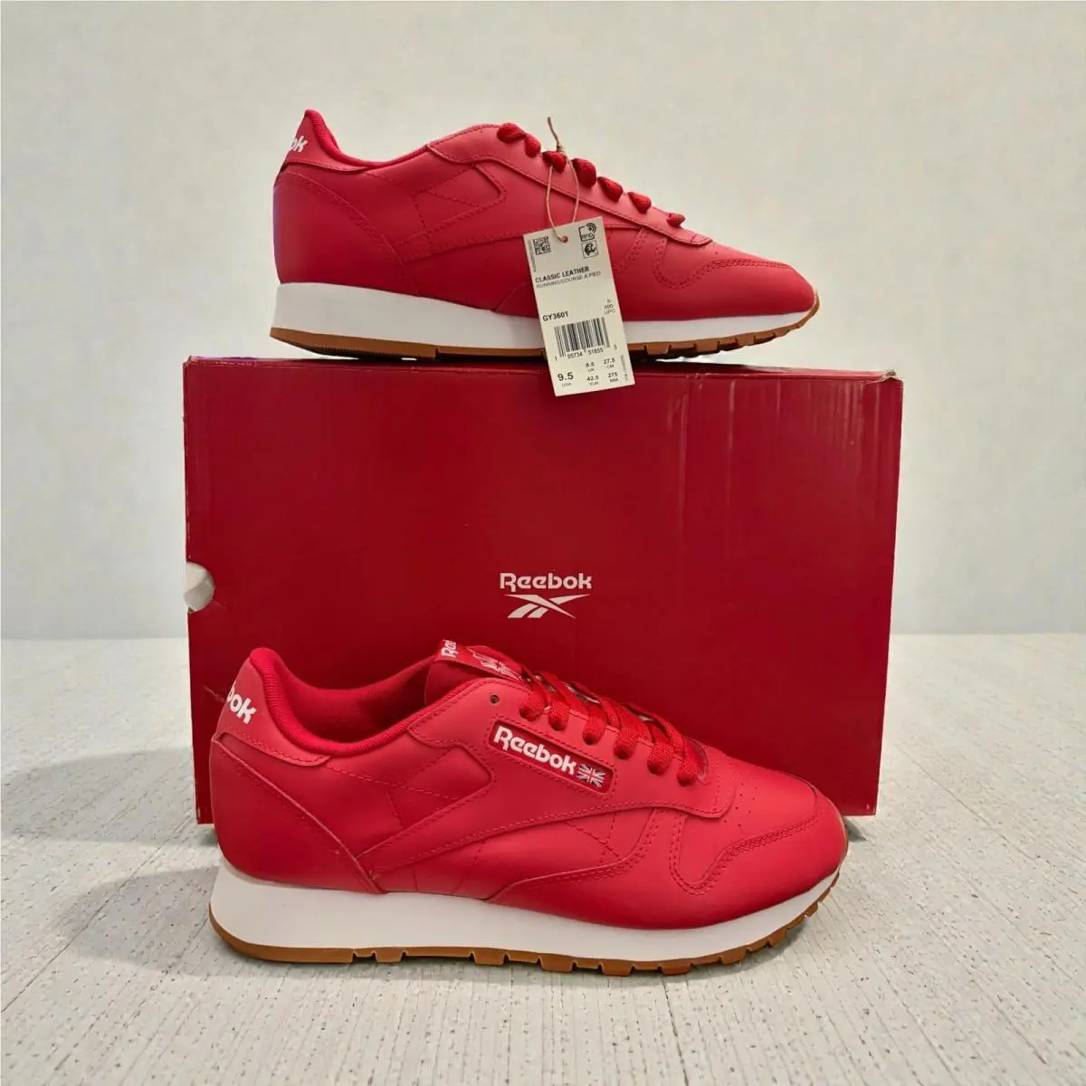 Reebok sz 9.5 Men`s Classic Vector Red Running Course Sneakers GY3601