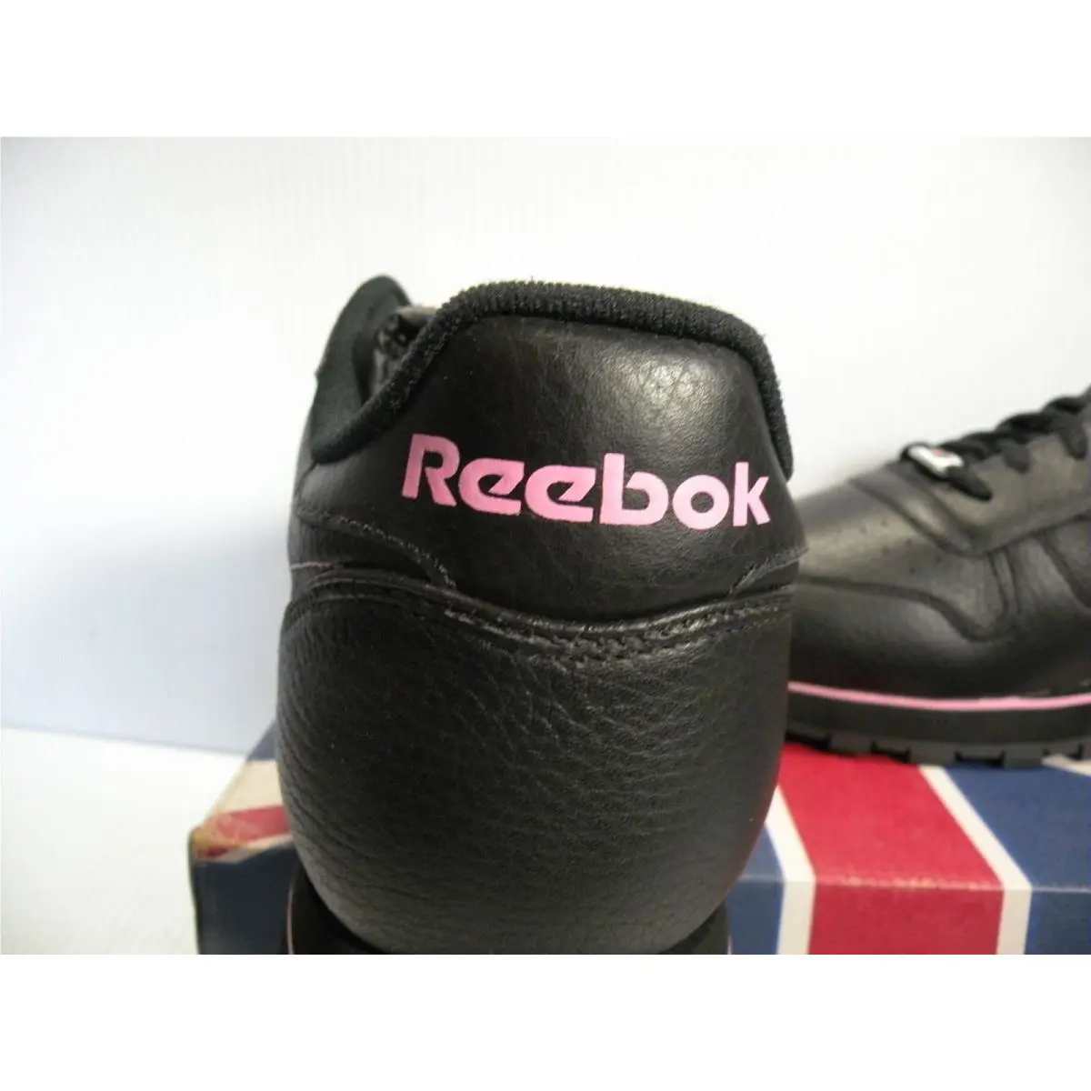 Reebok shoes - Black/Pink 3
