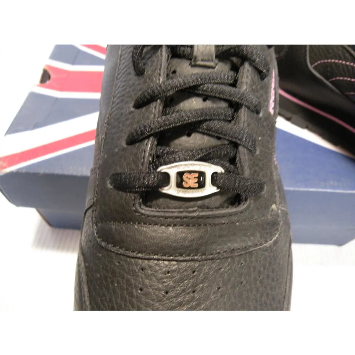 Reebok shoes - Black/Pink 1