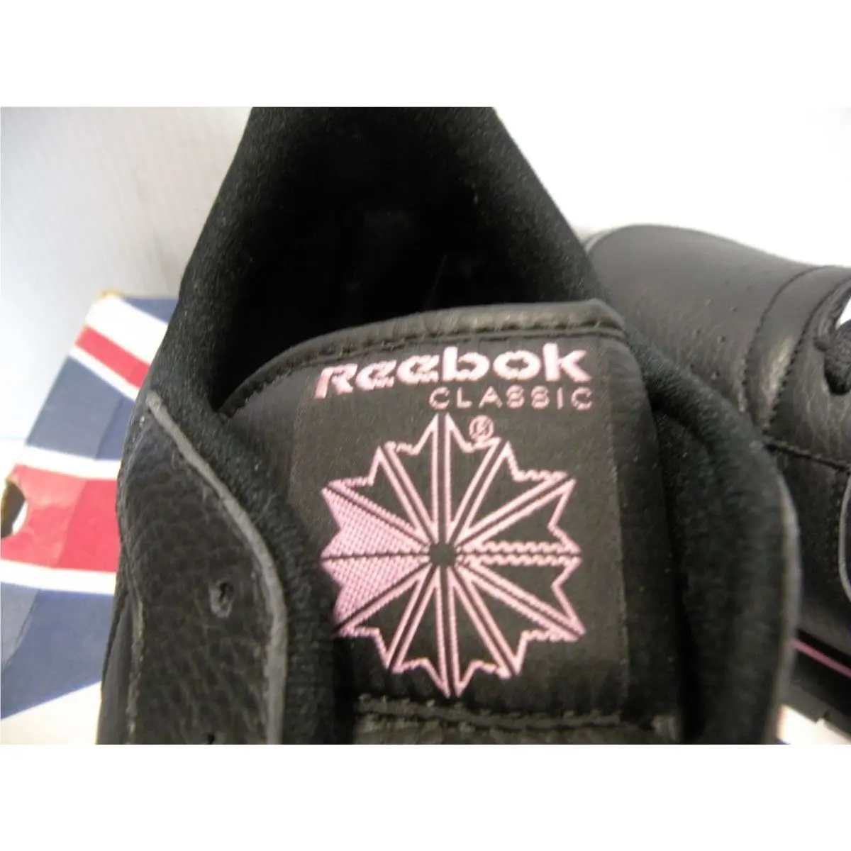 Reebok shoes - Black/Pink 2
