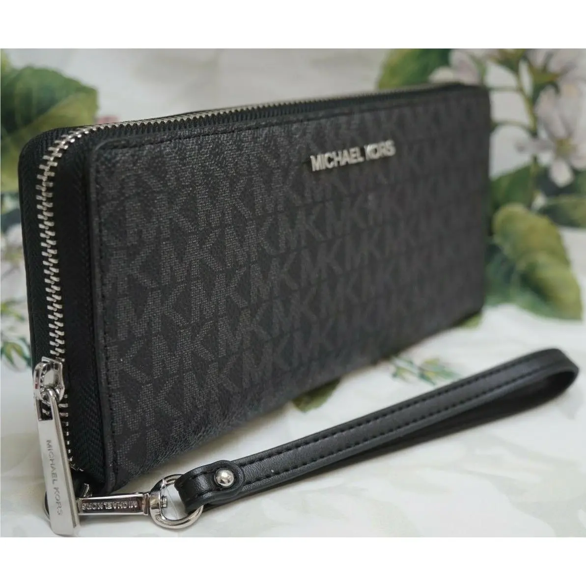 Jet Set Travel Large Continental Wallet Wristlet In Various Colors Black / Black / Silver by Michael Kors