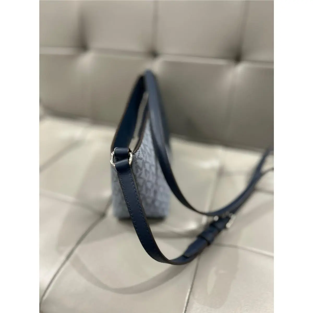 Small Zip Top Tote Shoulder Purse Bag Handbag Mk Signature Ladies NAVY MULTI by Michael Kors