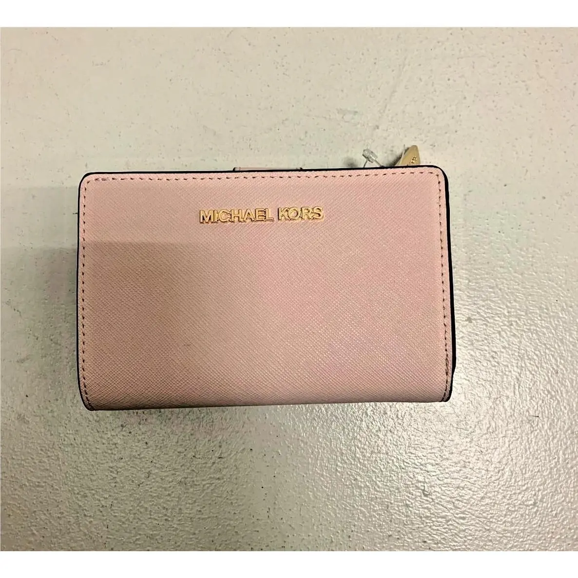 Michael Kors Women Medium Leather Bifold Zip Coin Credit Card Holder id Wallet