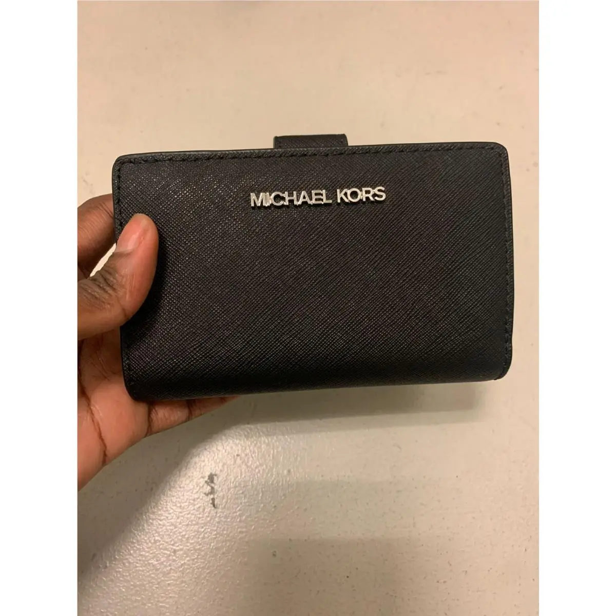 Women Medium Leather Bifold Zip Coin Credit Card Holder id Wallet BLACK by Michael Kors