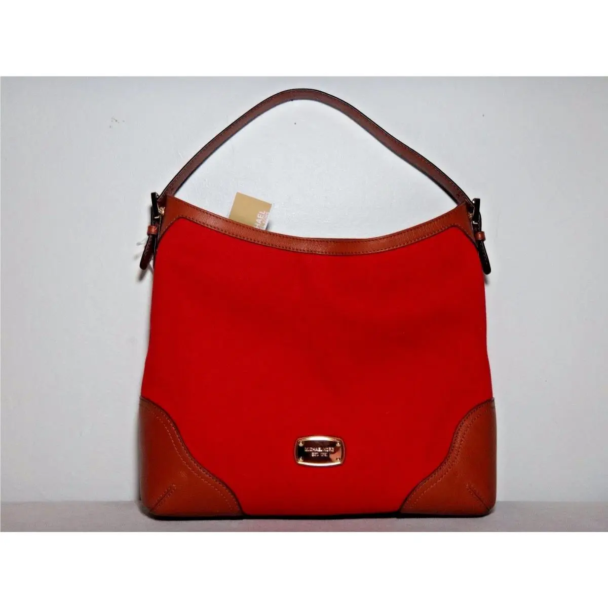 Michael Kors Millbrook MK Jacquard LG Shoulder Bg/blk/blk / Red