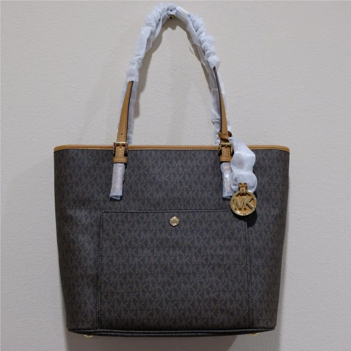 Kors Jet Set Signature Large Top Zip Snap Pocket Tote