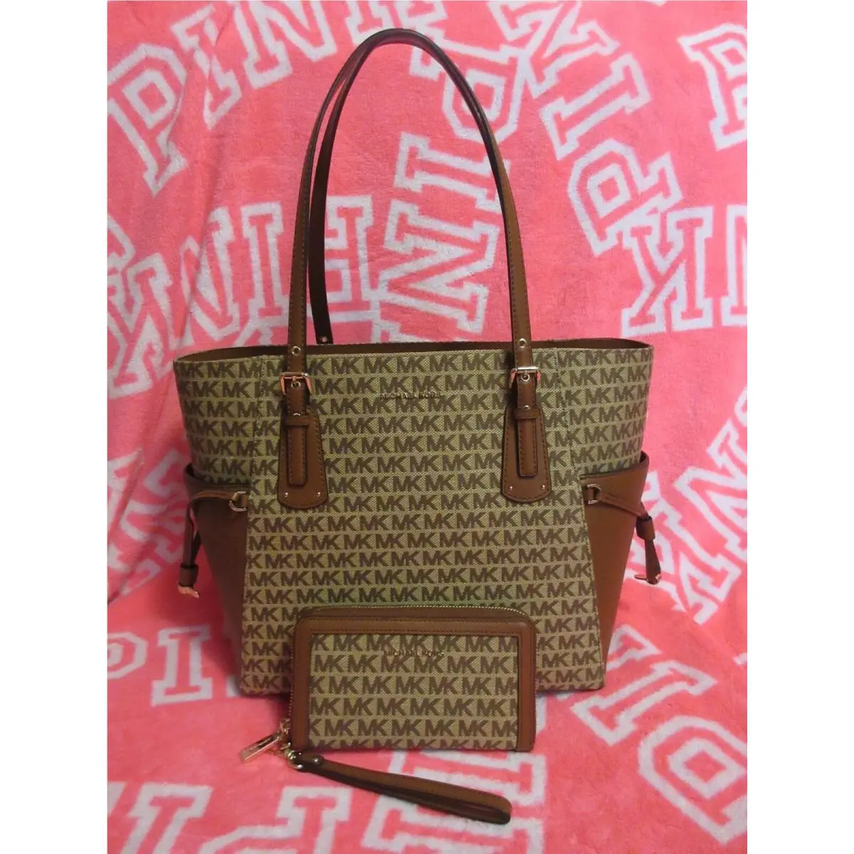 Jacquard Signature Voyager East West Tote Double-zip Wallet Set Beige/Ebony/Gold by Michael Kors