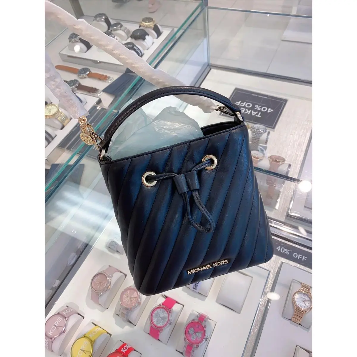 Suri Small Bucket Crossbody Leather Bag Black/white/powderblush Black - Gold by Michael Kors
