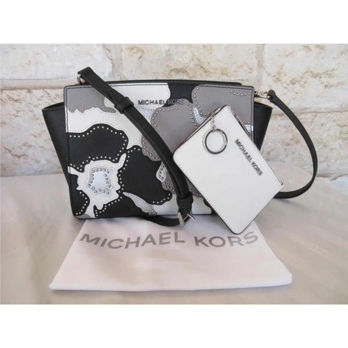 Michael Kors  bag  - Michael Kors Selma Messenger SM/MD CROSSBODY Zip - Handle/Strap: black white grapfruit purple multi blue pink silver, Hardware: Silver or Gold (depending on purse or purse set), Exterior: White/black/lilac/blue/pink/Grapefruit
