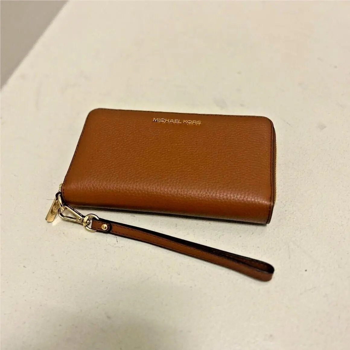 Women Flat Phone Case Wristlet Zip Around Wallet Credit Card Holder LUGGAGE (35S9GTVE7L) by Michael Kors