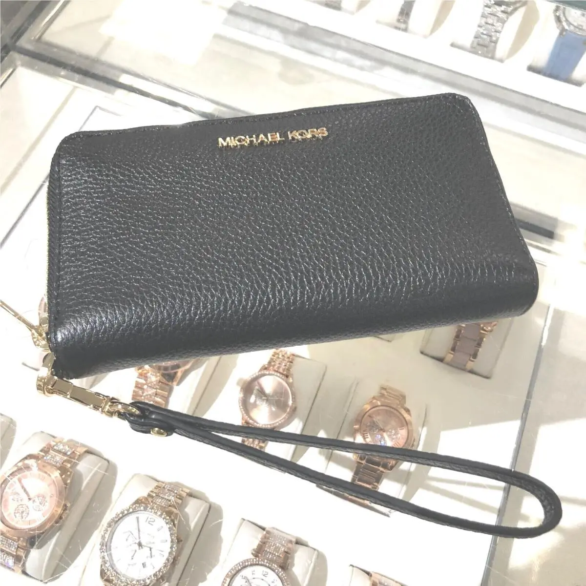 Women Flat Phone Case Wristlet Zip Around Wallet Credit Card Holder Solid Black by Michael Kors
