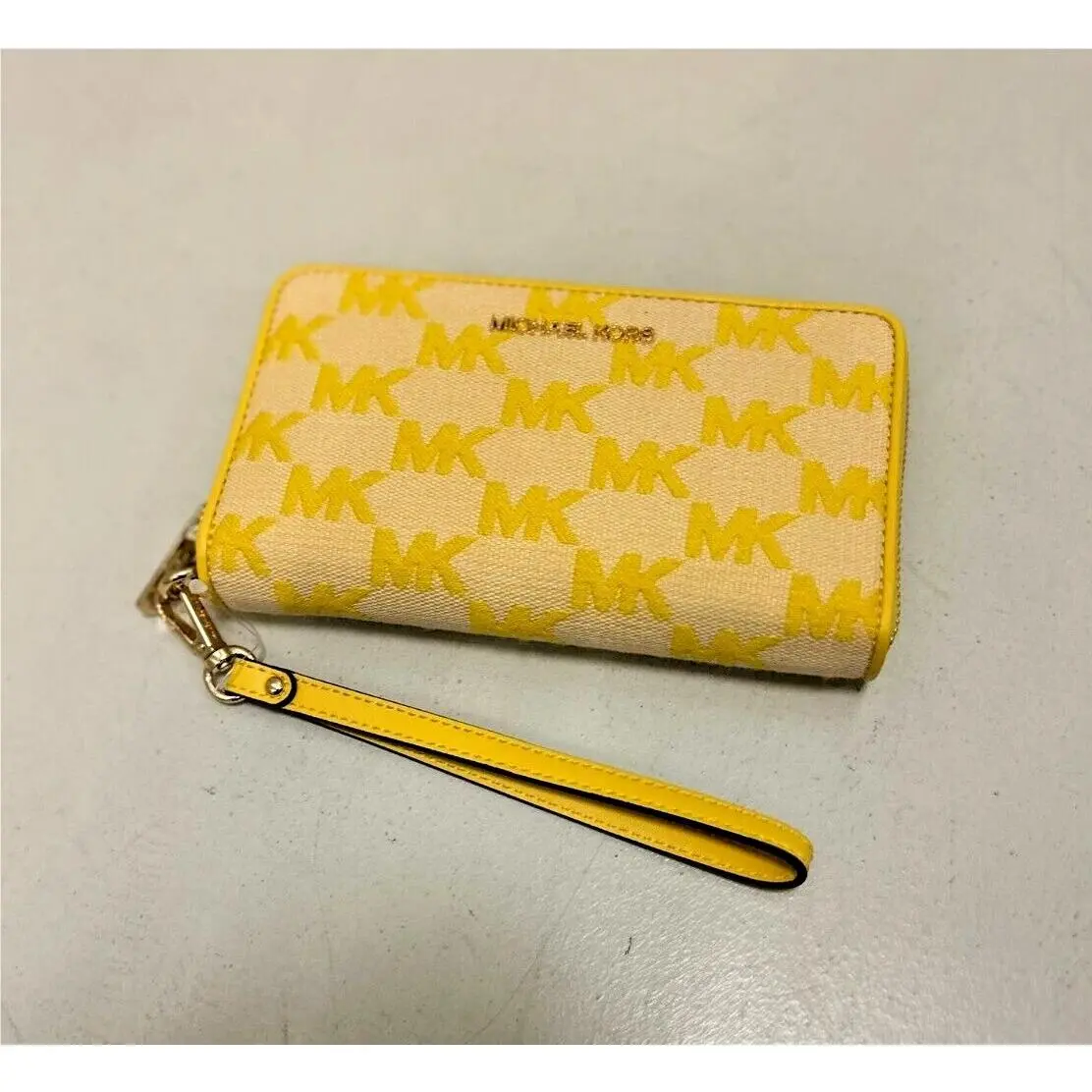 Women Flat Phone Case Wristlet Zip Around Wallet Credit Card Holder GOLDEN YELLOW by Michael Kors