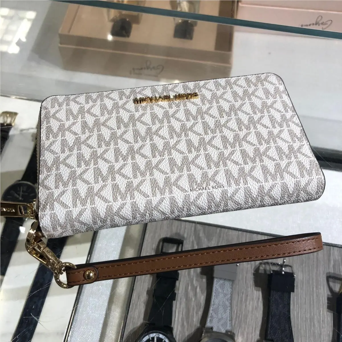 Women Flat Phone Case Wristlet Zip Around Wallet Credit Card Holder Vanilla by Michael Kors