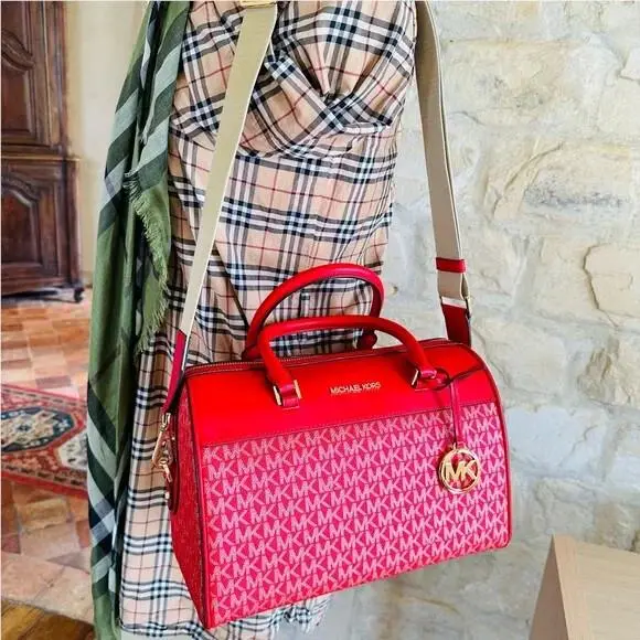 Michael Kors  bag  - Michael Kors Jet Set Travel - 35H3GTFU2V - Handle/Strap: Red, Hardware: Gold, Exterior: bright red on tag same as chilli red