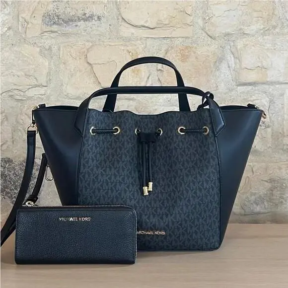 Michael Kors Phoebe Large Two-tone Logo Bucket Bag+wallet Set