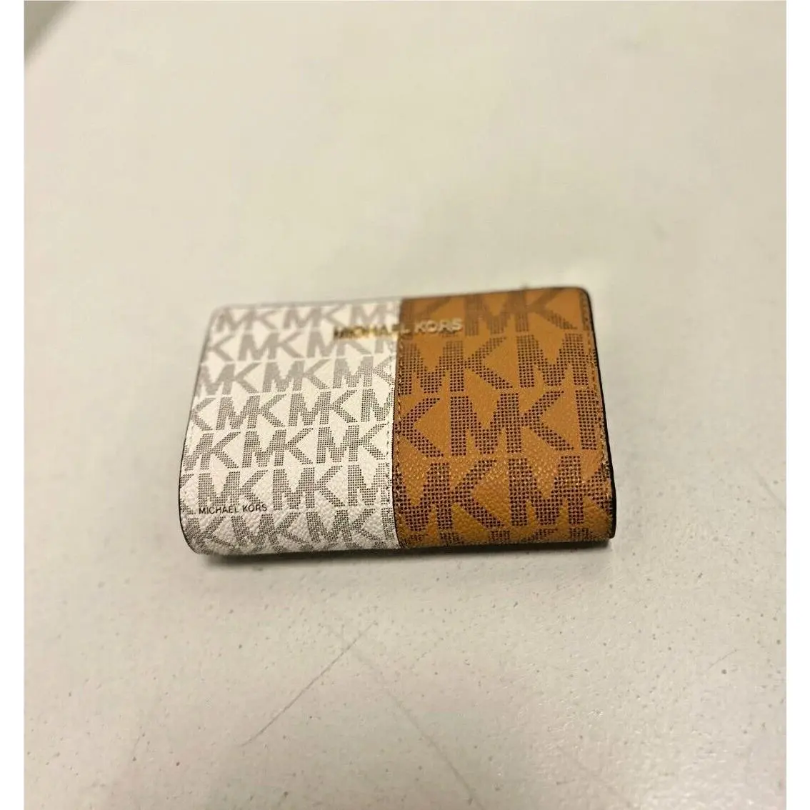 Michael Kors Jet Set Travel Medium Bifold Zip Coin ID Card MK Signature Wallet