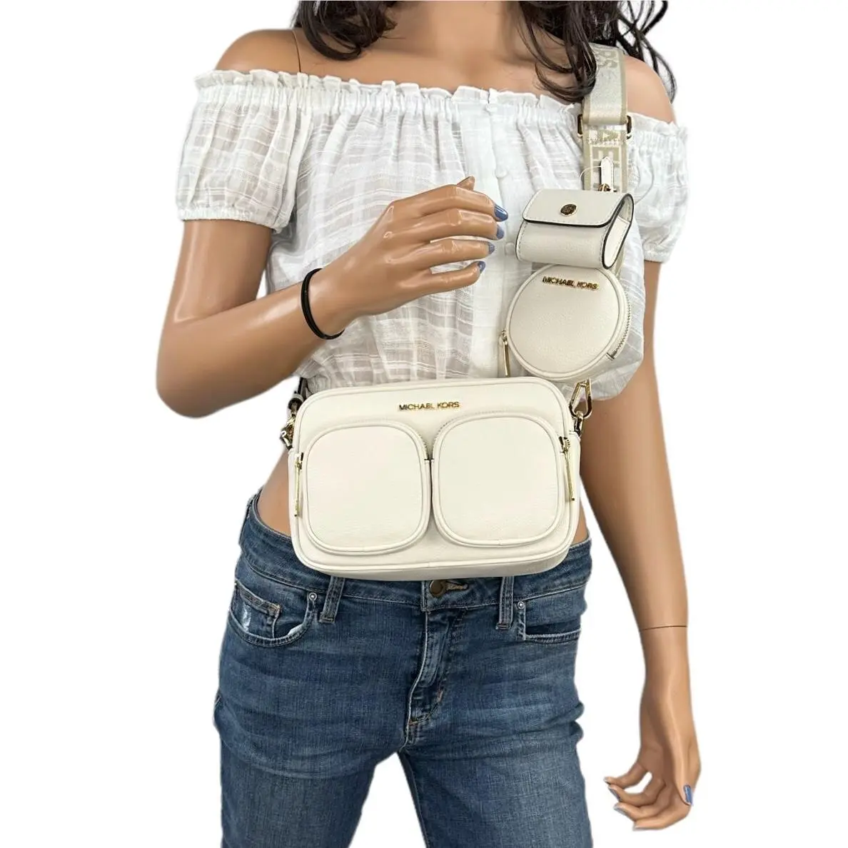 Michael Kors Jet Set Item Medium Crossbody Bag Tech Attached MK Signature/solid