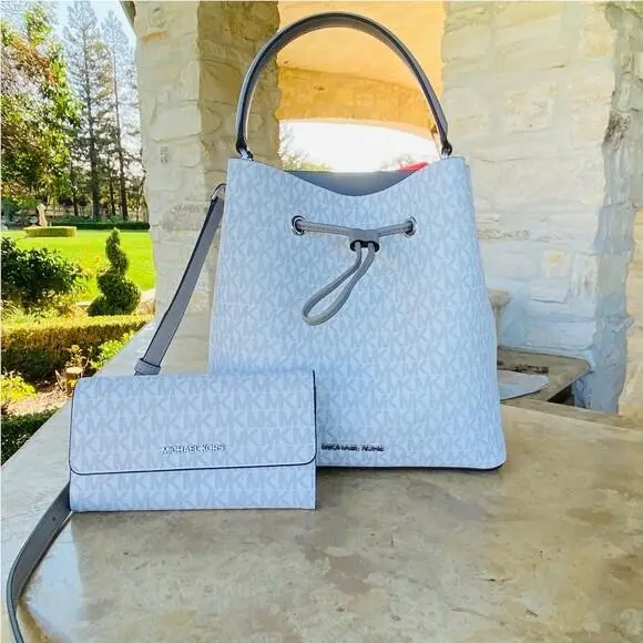 Michael Kors Suri Large Signature Satchel Handbag/wallet White/grey Ladies Gift