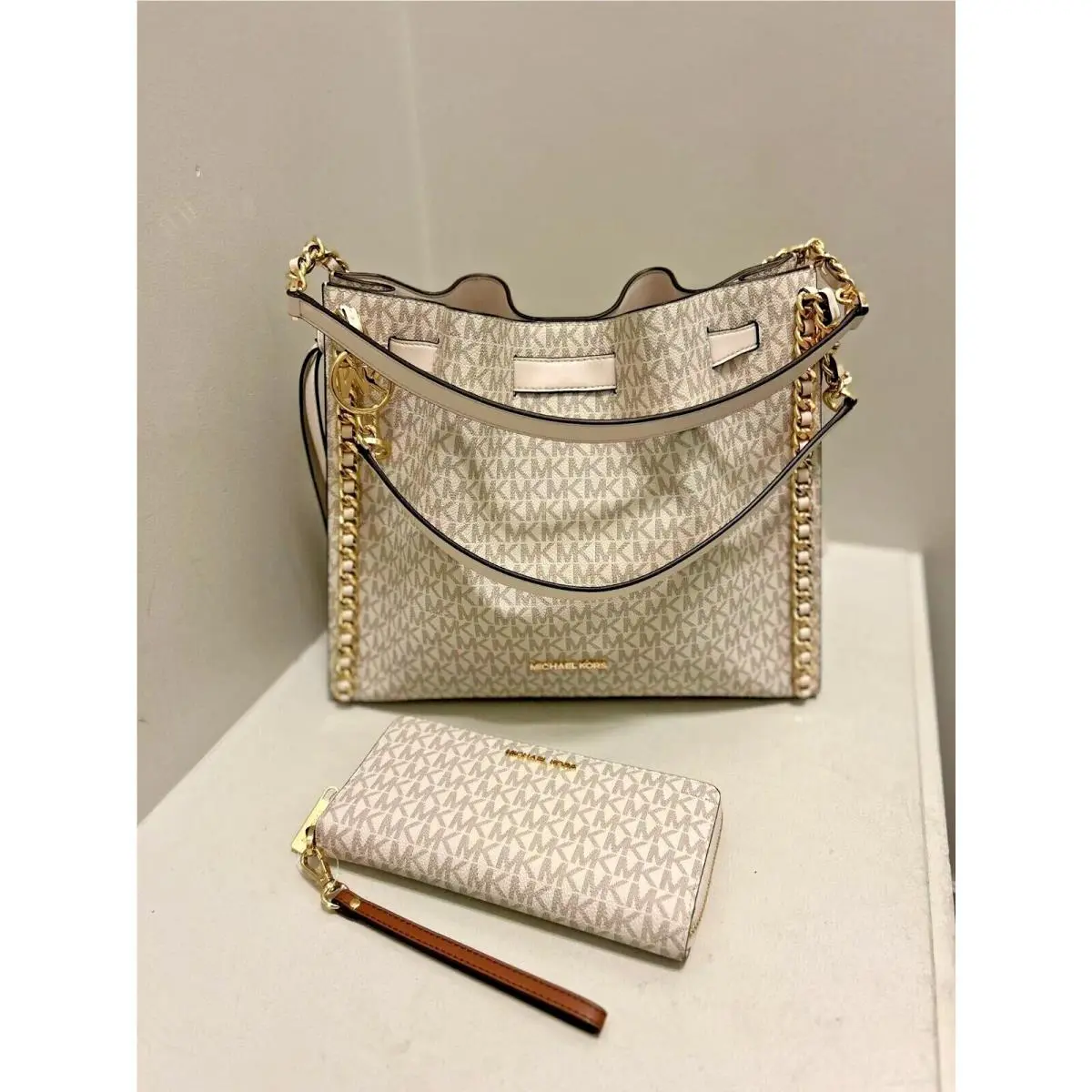 Michael Kors Mina Large Pvc Belted Chain Shoulder Bag+ Long Zip Around ID Wallet