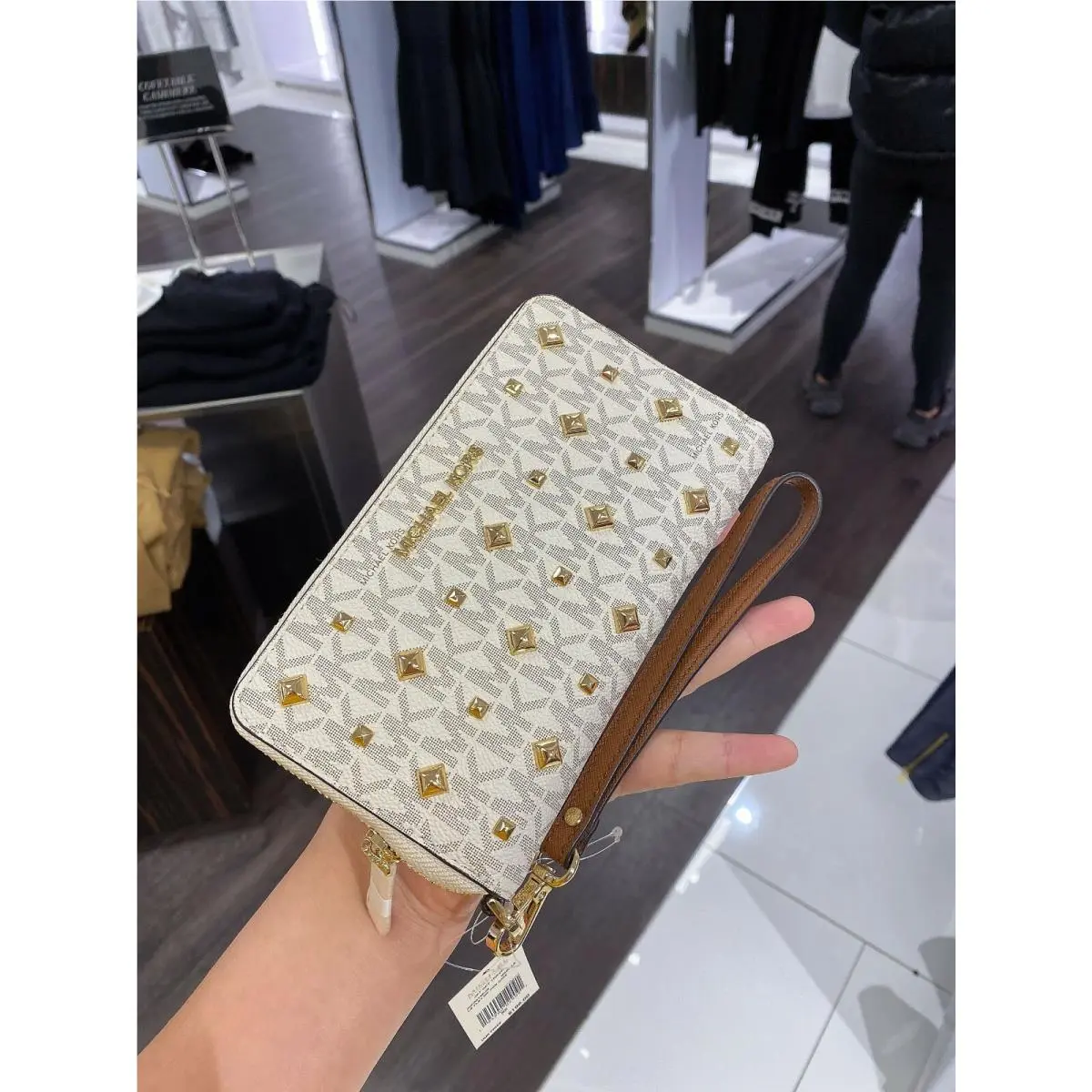 Jet Set Travel Large Flat Zip MF Phone Case Wristlet Wallet Vanilla Stud/Gold by Michael Kors
