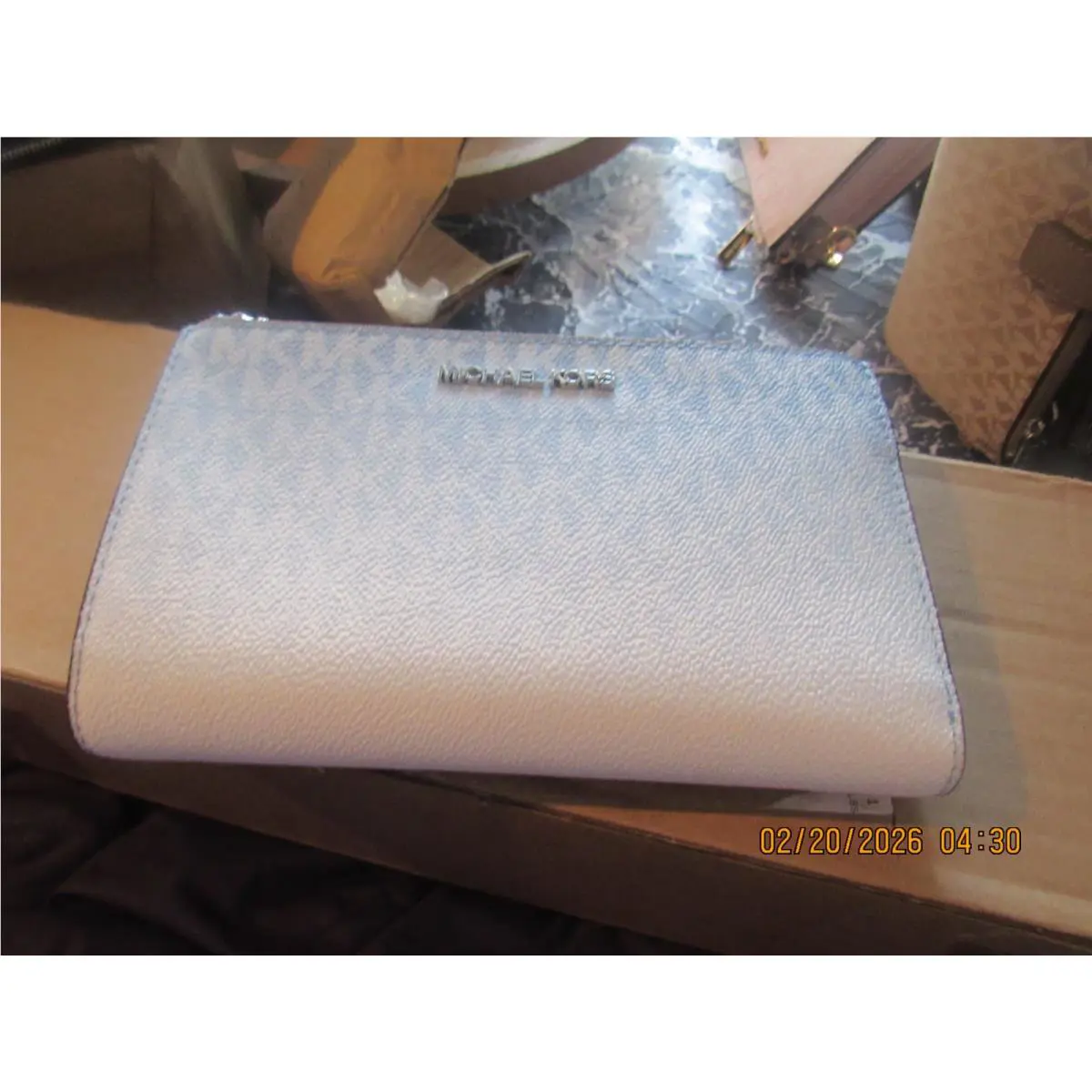 Michael Kors Jet Set Travel Large Double Zip Wallet MK Ombré Husk Multi