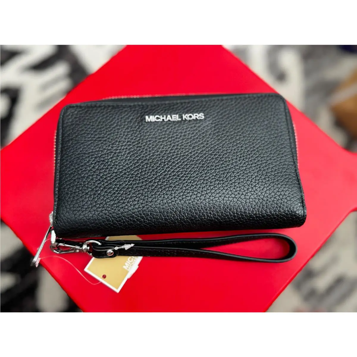 Michael Kors Jet Set Travel Large Flat Multifunction Phone Case Wristlet