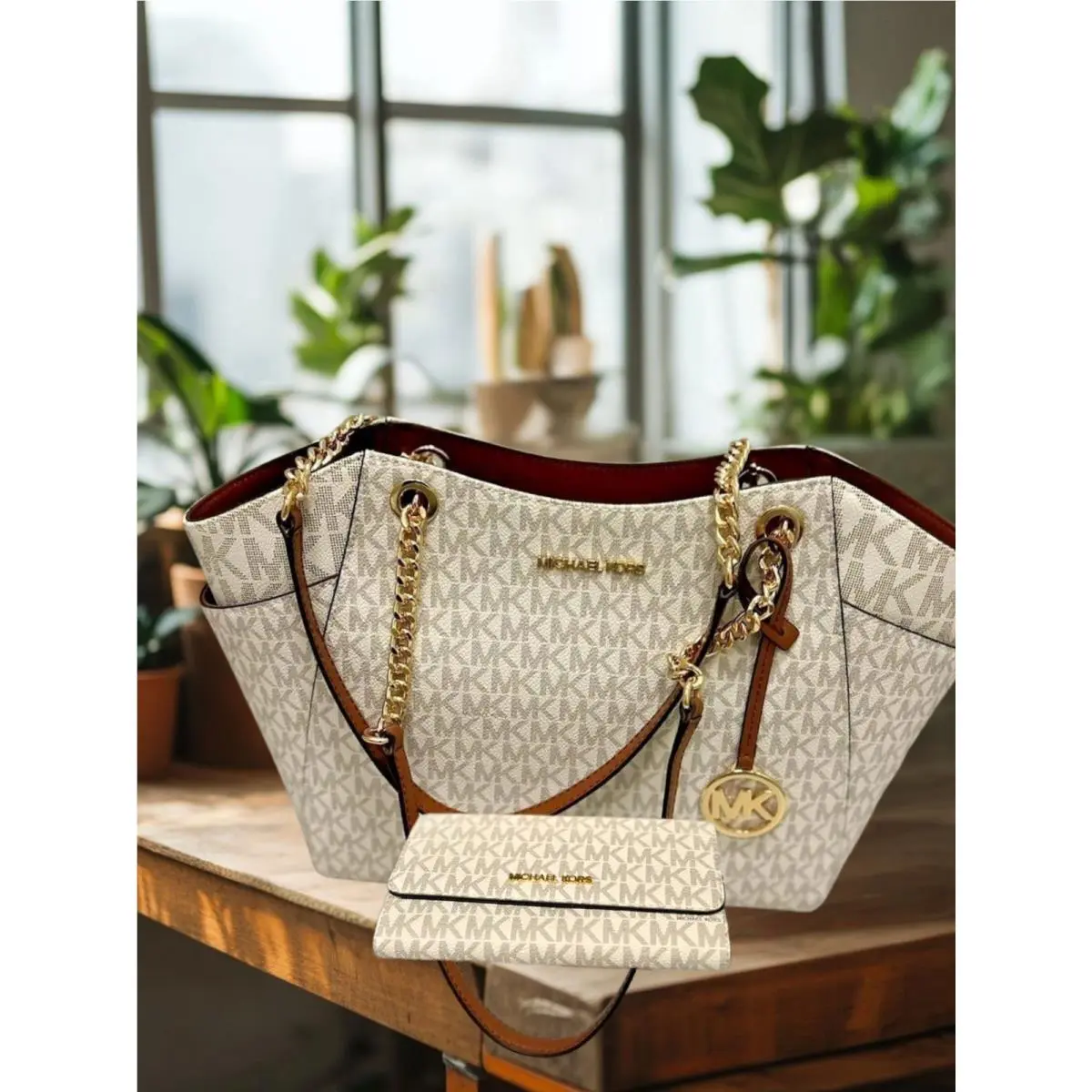 Michael Kors Jet Set Women Large MK Logo Shoulder Bag+trifold Wallet Set Vanilla