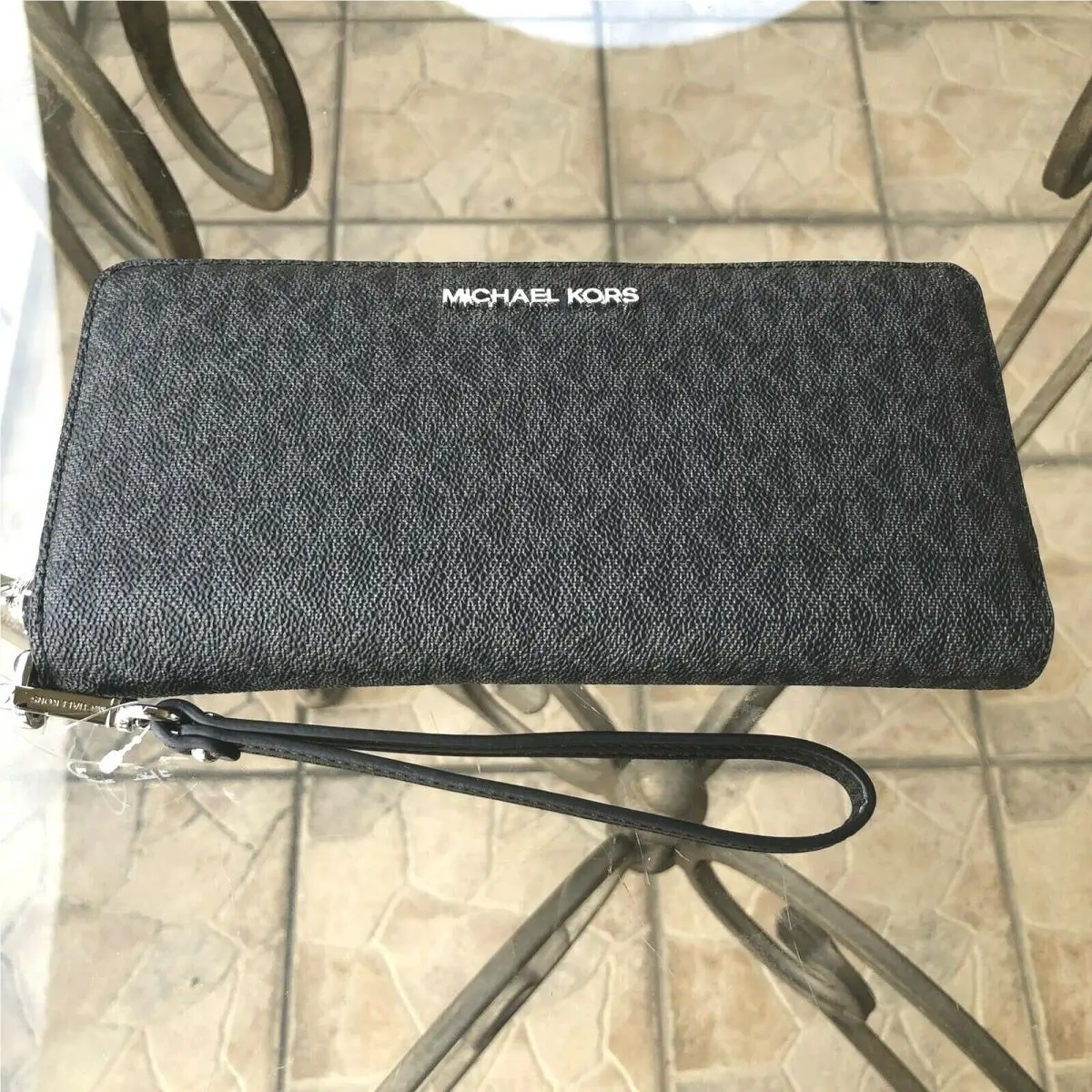 Michael Kors Women Fashion Zip Around Continental Long id Wallet Wristlet Clutch