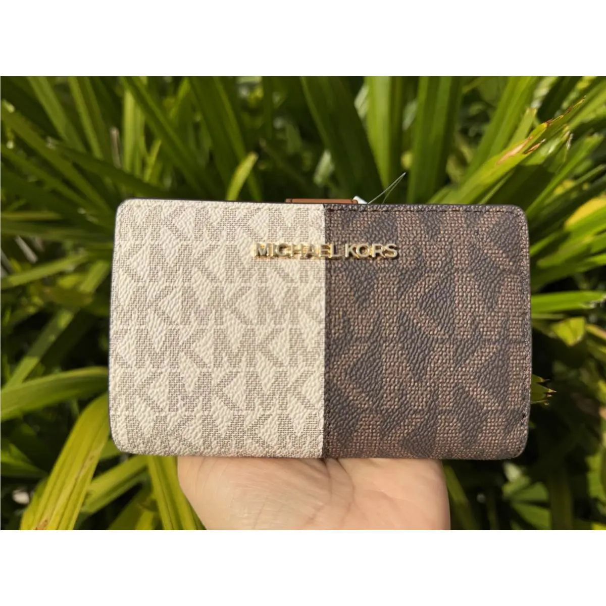 Michael Kors Jet Set Travel Medium Bifold Coin Zipper Wallet MK Brown Multi