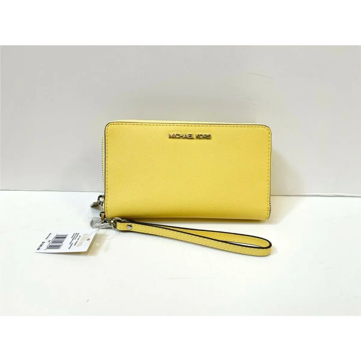 Michael Kors Jet Set Travel Medium ZA Phone Holder Wristlet Bisque