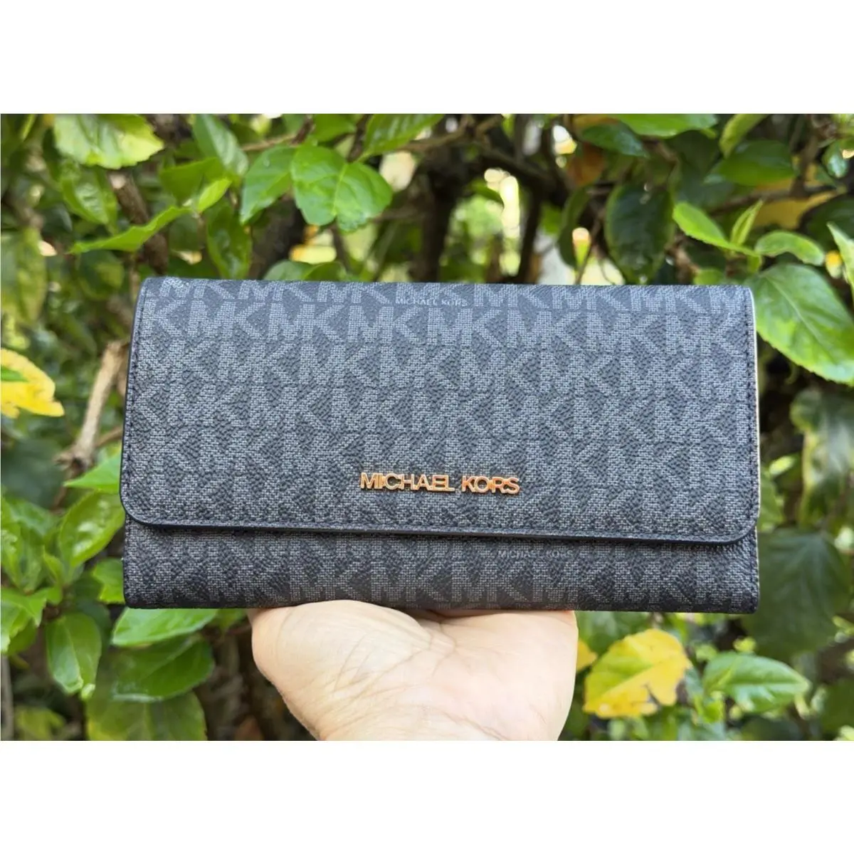 Jet Set Travel Large Trifold Signature Wallet MK Black/gold by Michael Kors