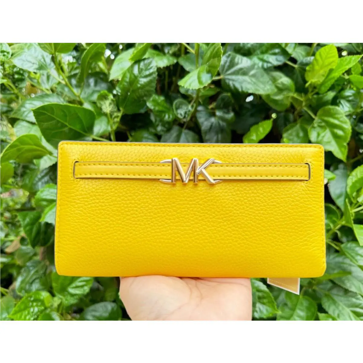 Michael Kors Jet Set Reed Large Flap Bifold Snap Leather Wallet Golden Yellow