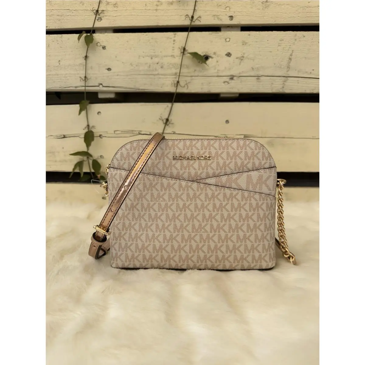 Michael Kors Jet Set Medium Dome Signature Crossbody Rose Gold