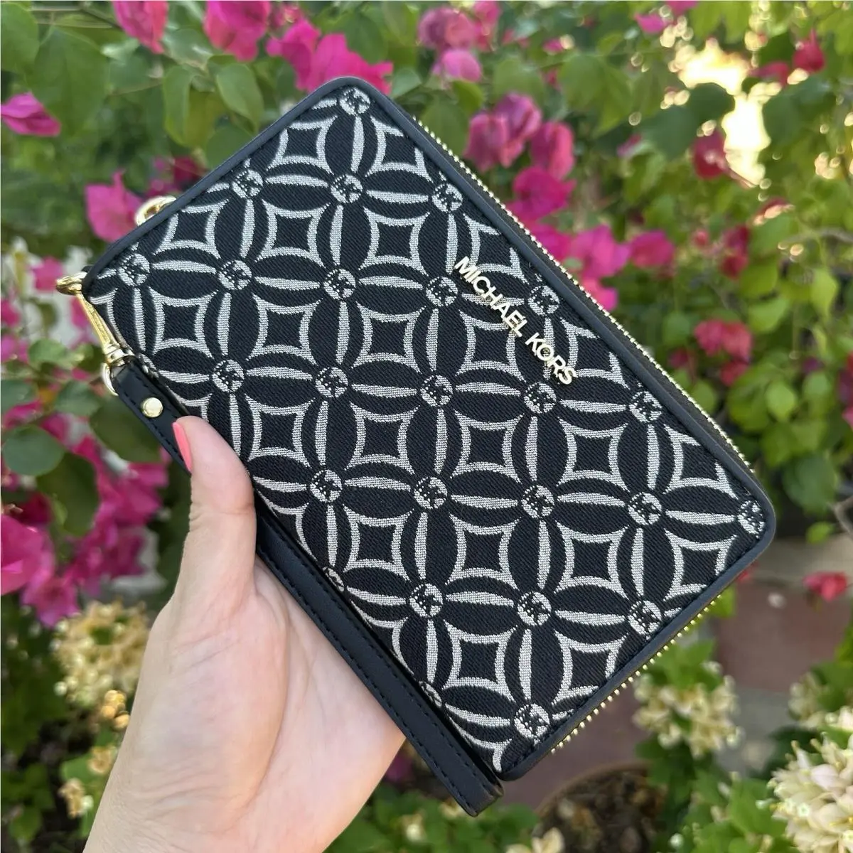Michael Kors Jet Set Large Flat Multifunction Phone Case Wristlet Wallet Black