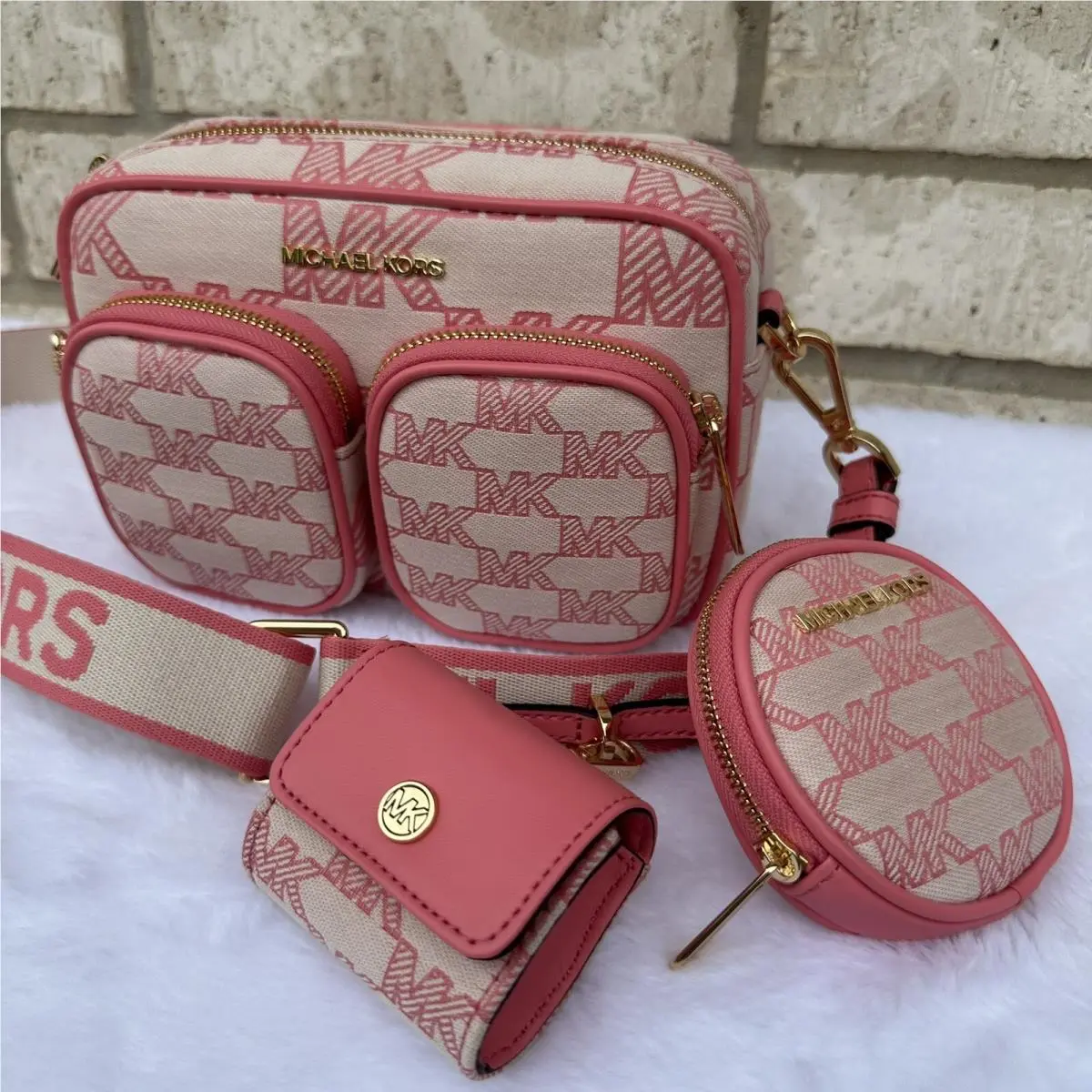 Jet Set Medium Crossbody Bag Tech Accessories Attached Tea Rose by Michael Kors