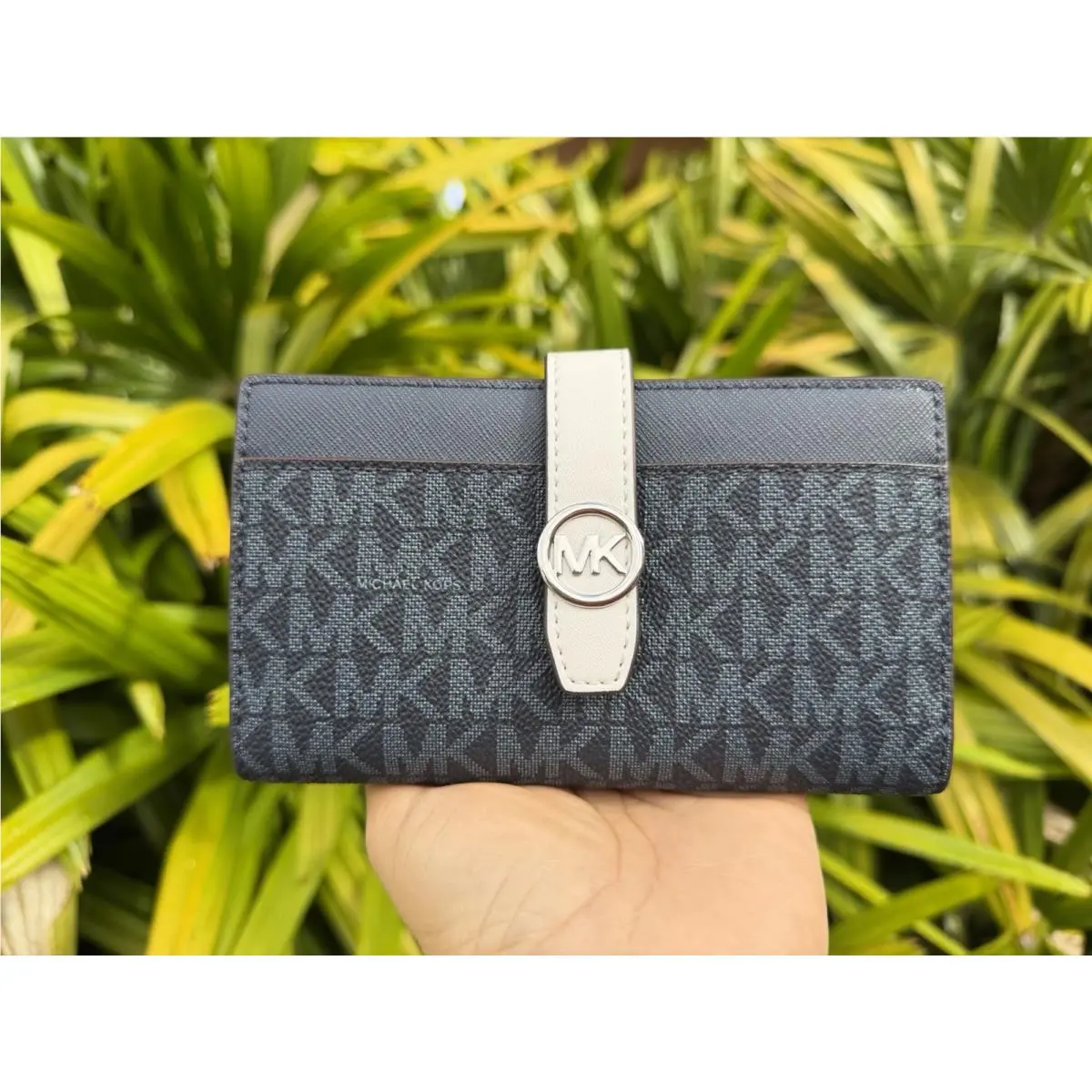 Michael Kors Jet Set Greenwich Medium Bifold Center Zip Wallet MK Blue Multi