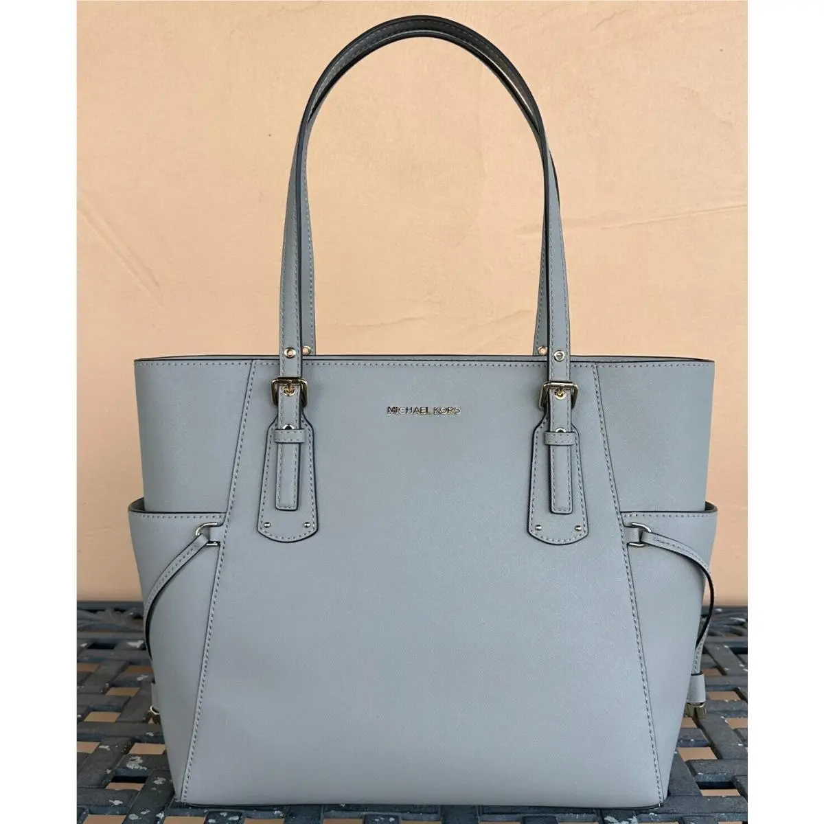 Voyager East West Drawstring Tote Shoulder Bag Pearl Grey/gold by Michael Kors