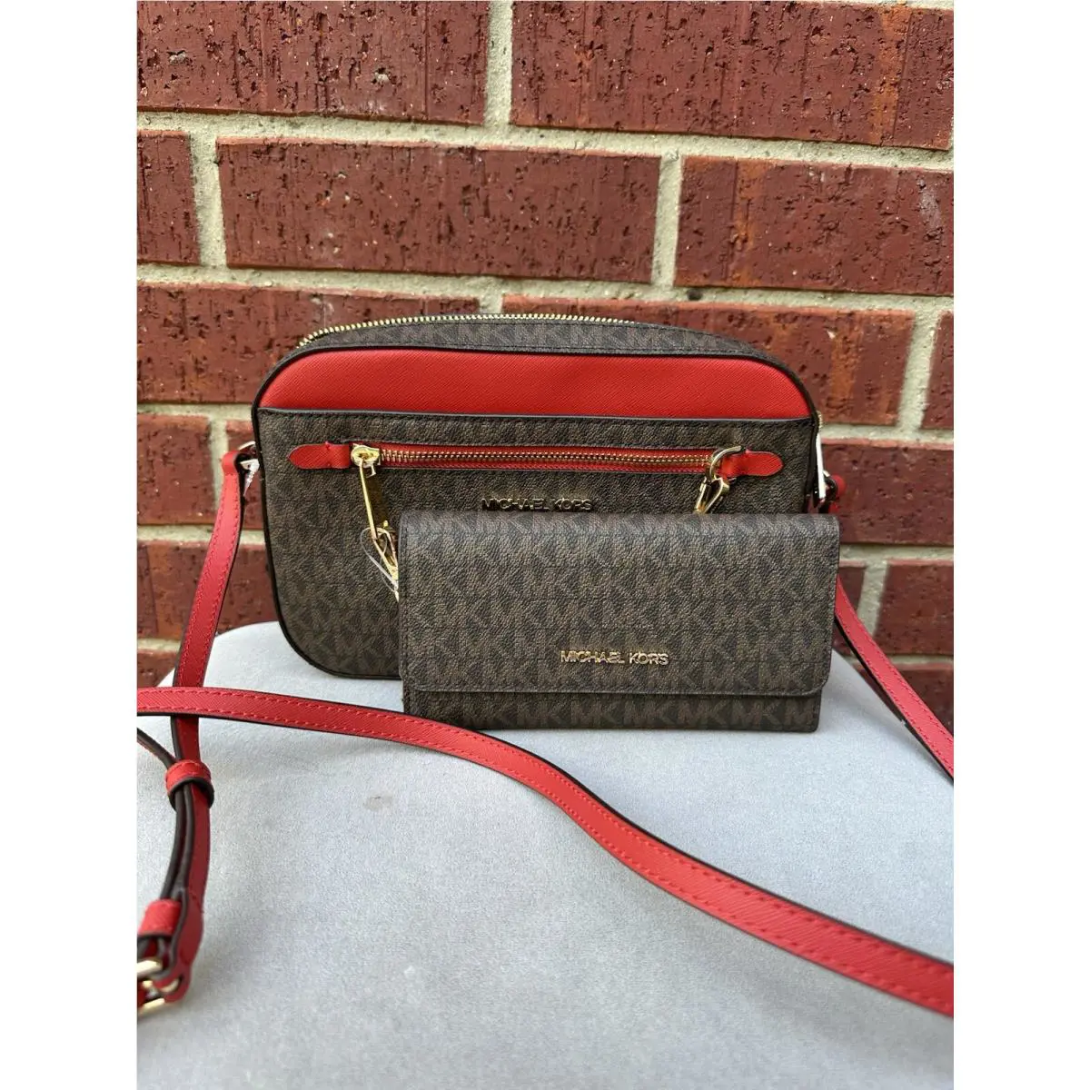Michael Kors Jet Set Item Girls LG EW Zip Chain Crossbody Bag Wallet