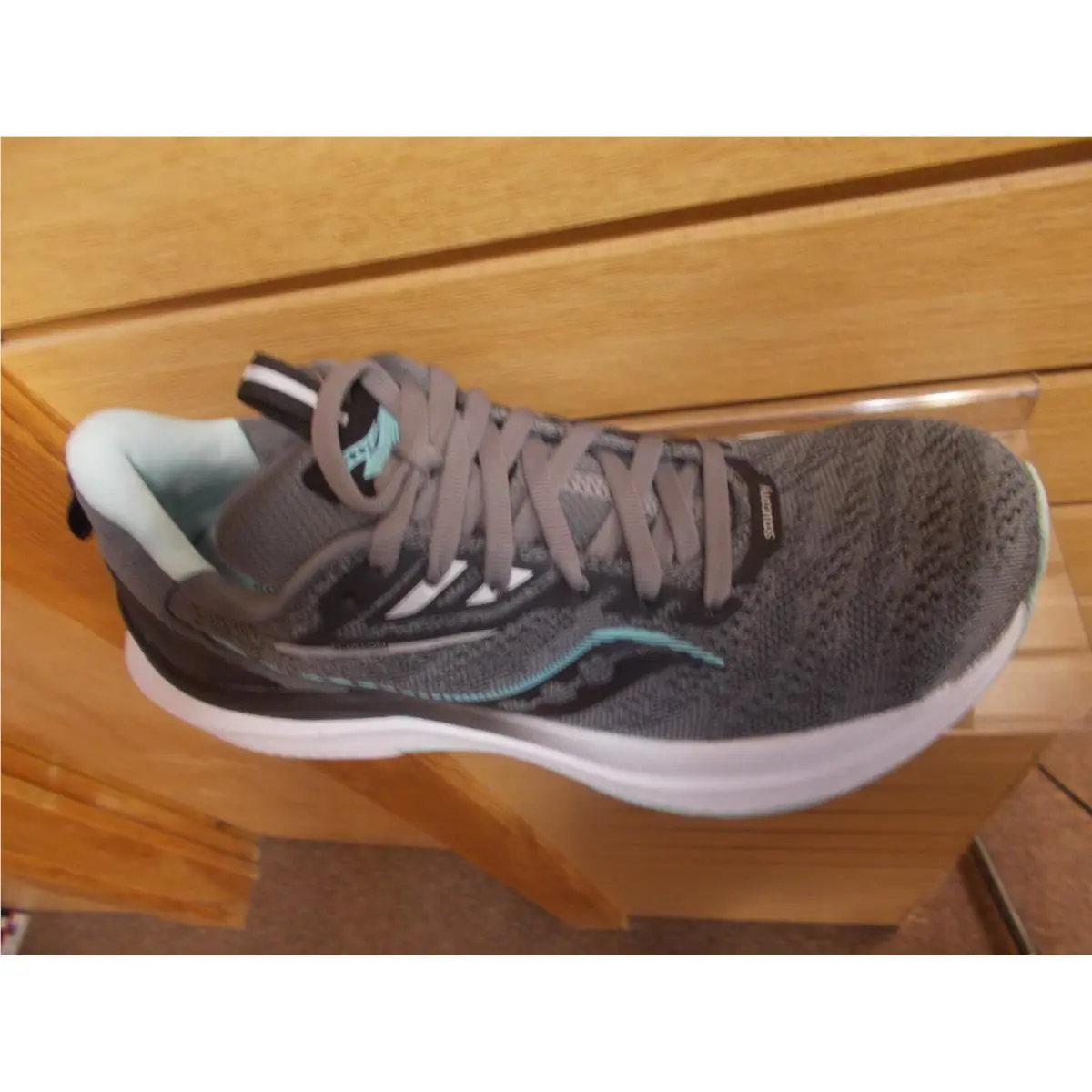 Saucony shoes - ECHELON 9 - ECHELON - S10765-20 - Gray 1