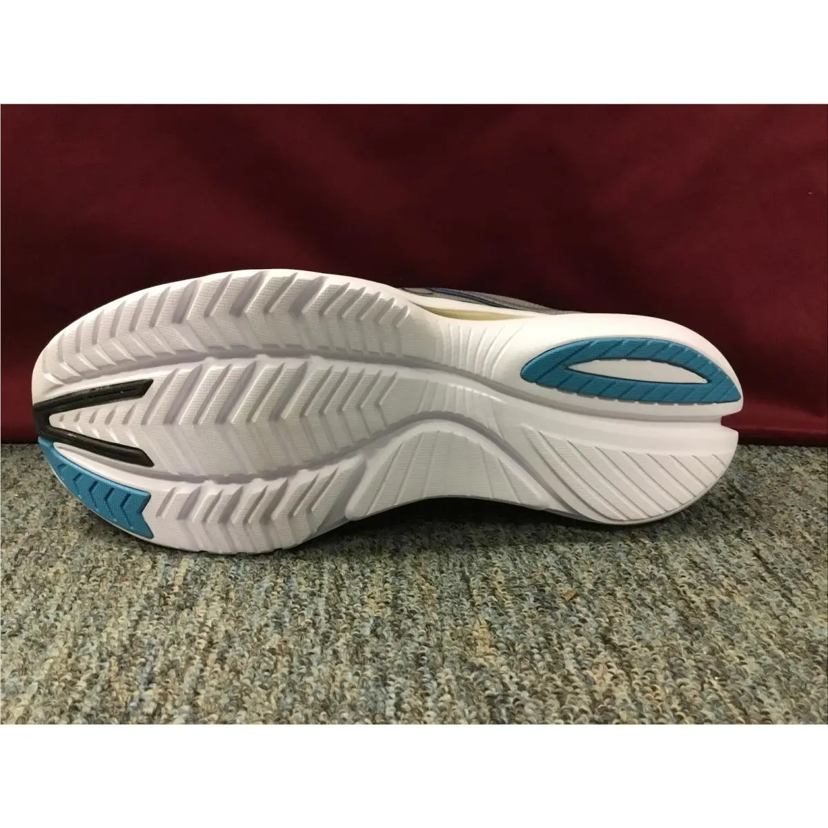 Saucony shoes - Saucony Kinvara - Kinvara - S2072315 - Gray 4