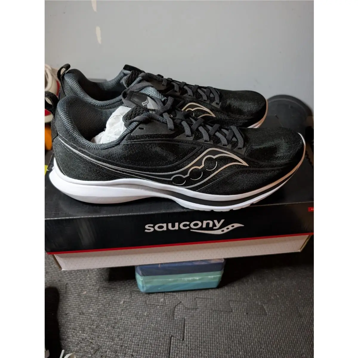 Saucony shoes - Saucony Kinvara 13 - Kinvara - S20723-05 - Black 0