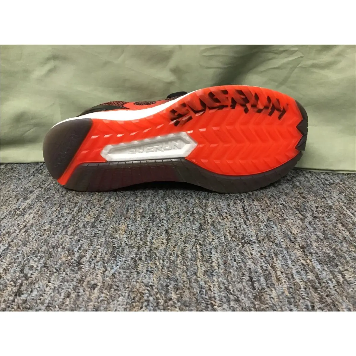 Saucony shoes - Saucony Liberty ISO - Liberty ISO - S20410-4 - Black 4
