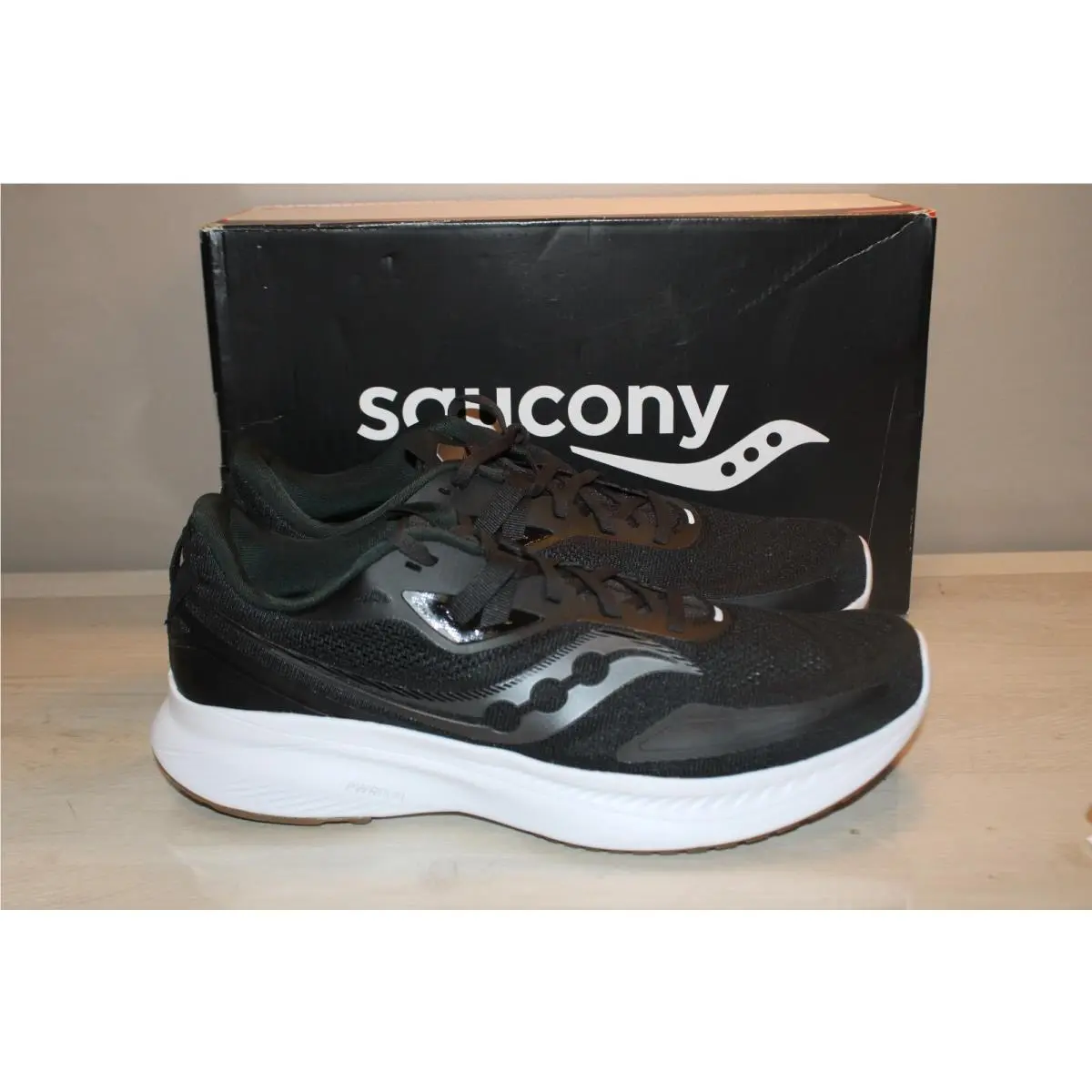 Saucony shoes - Saucony Guide 15 - Guide - S20684-12 - Black 1