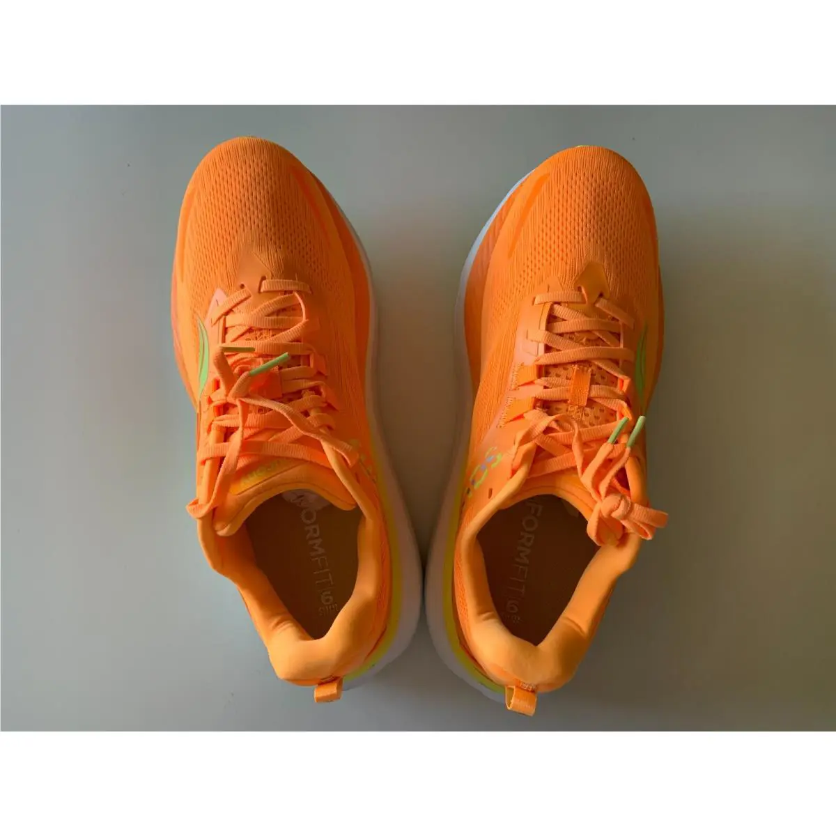 Saucony shoes - VO2 (UPC: 195020768136) 0