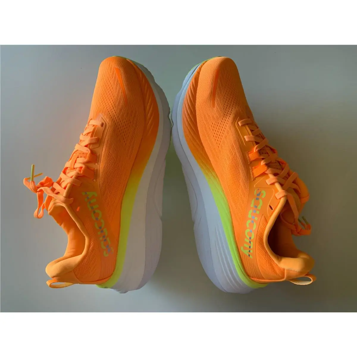Saucony shoes - VO2 (UPC: 195020768136) 1
