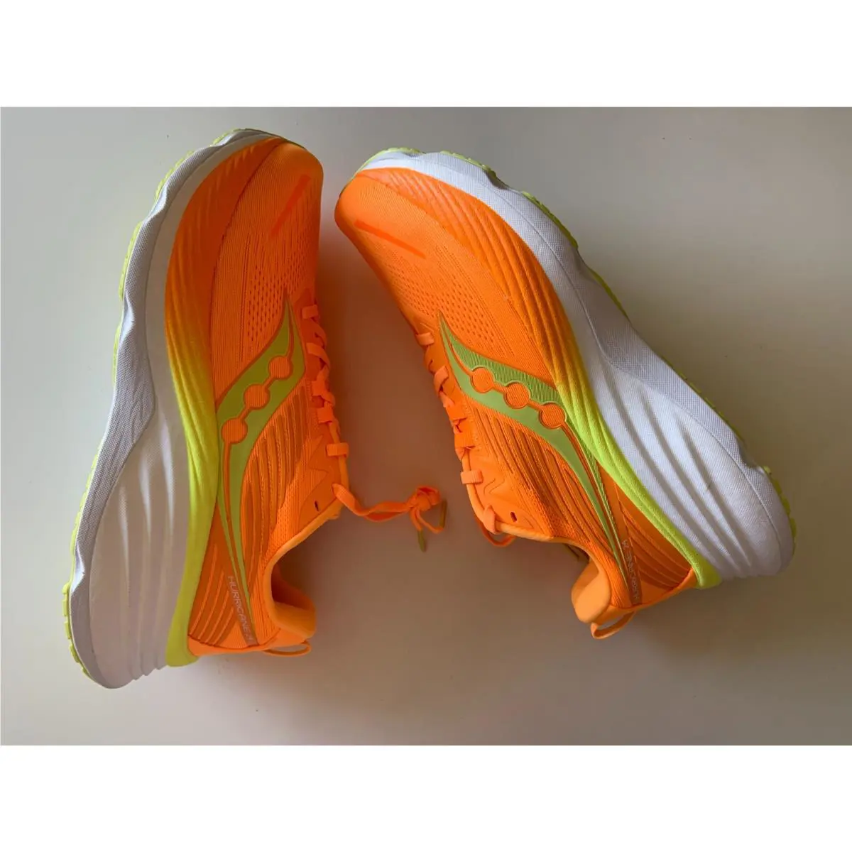 Saucony shoes - VO2 (UPC: 195020768136) 2