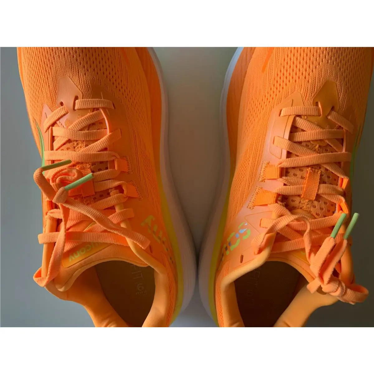 Saucony shoes - VO2 (UPC: 195020768136) 5
