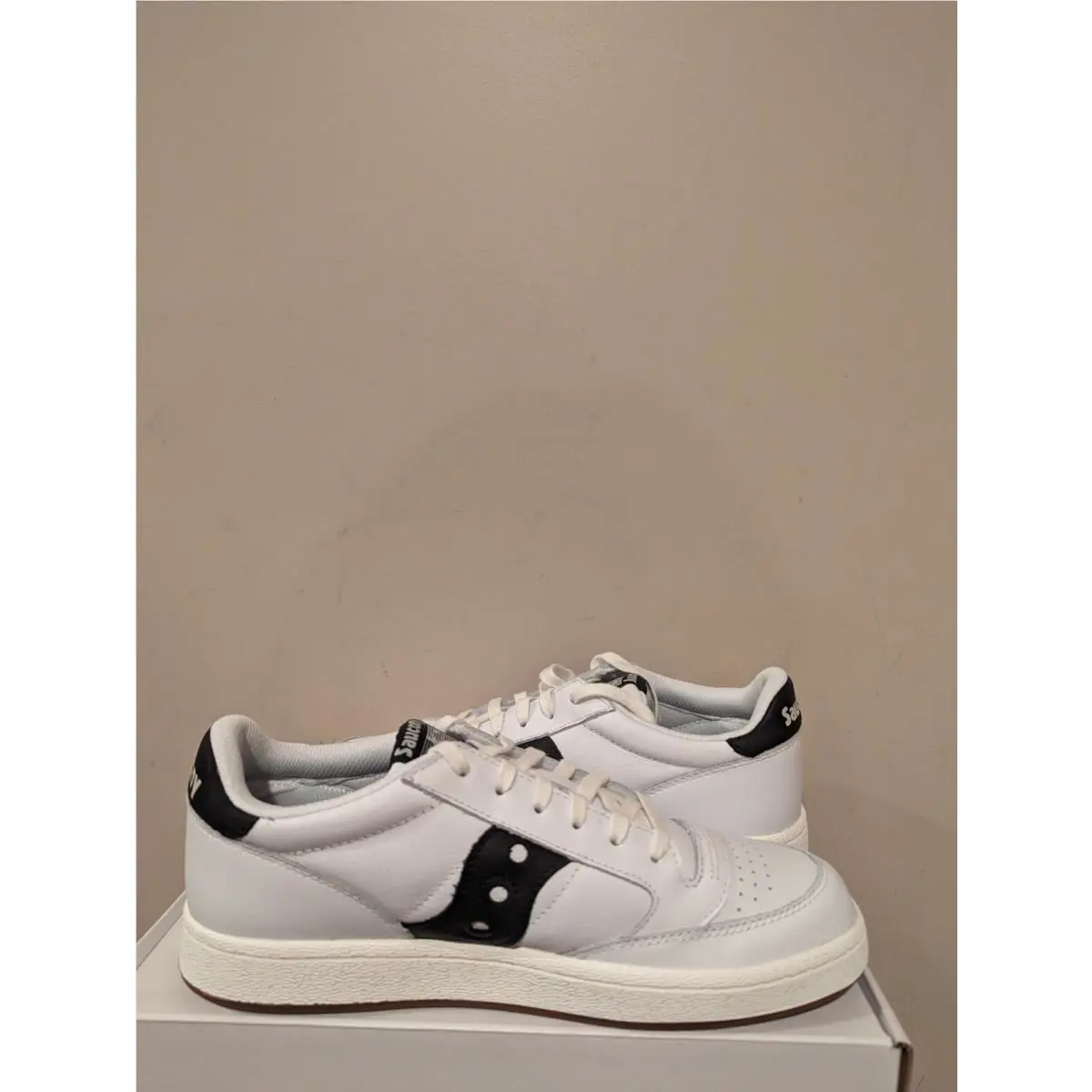 Saucony shoes - White/Black 1