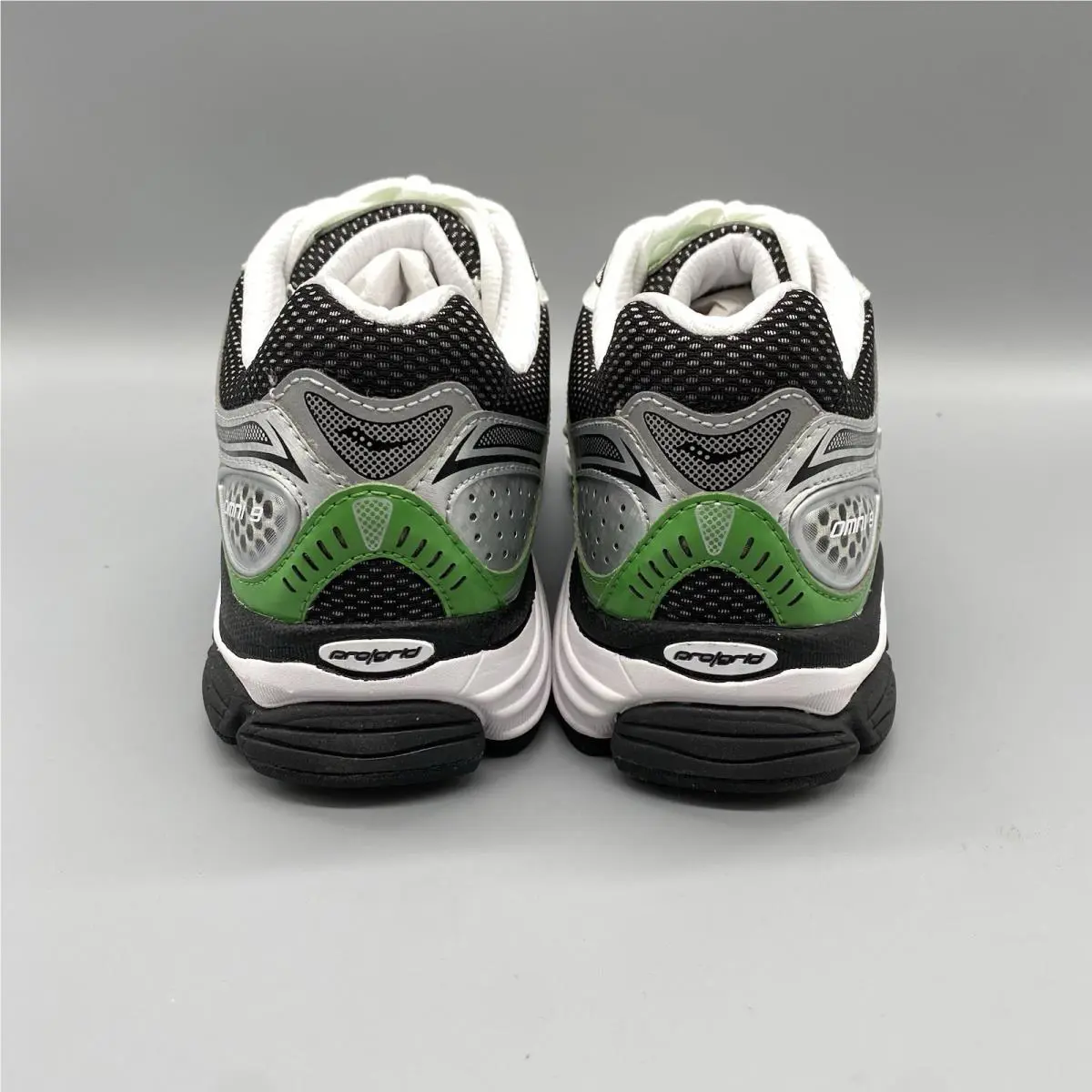 Saucony shoes - Saucony Progrid Omni 9 - Progrid Omni - S70841-2 - Black 1